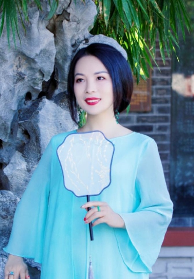 卢昕昕(lucy)老师