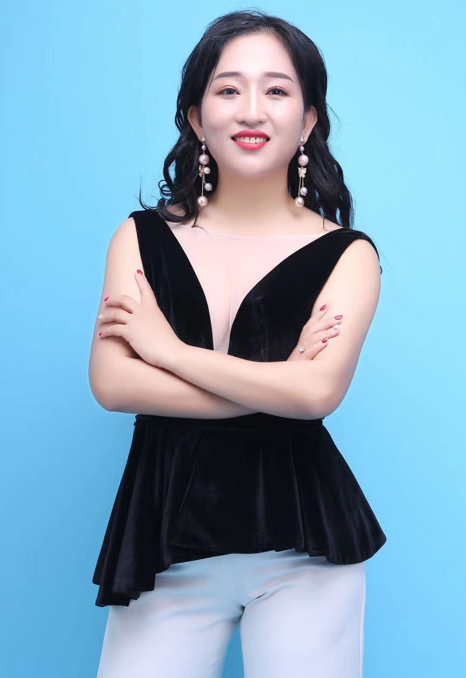 【纹绣名师专访】对话白青：二十余载匠心传承，定义“素颜美学”新高度