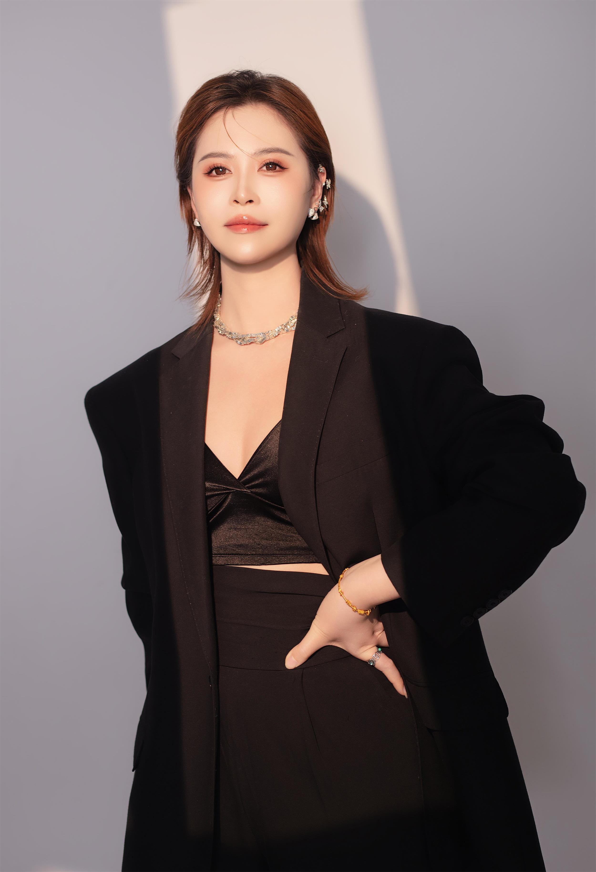 【纹绣名师专访】专访天时成青黛羽品牌联合创始人—刘晨晨老师