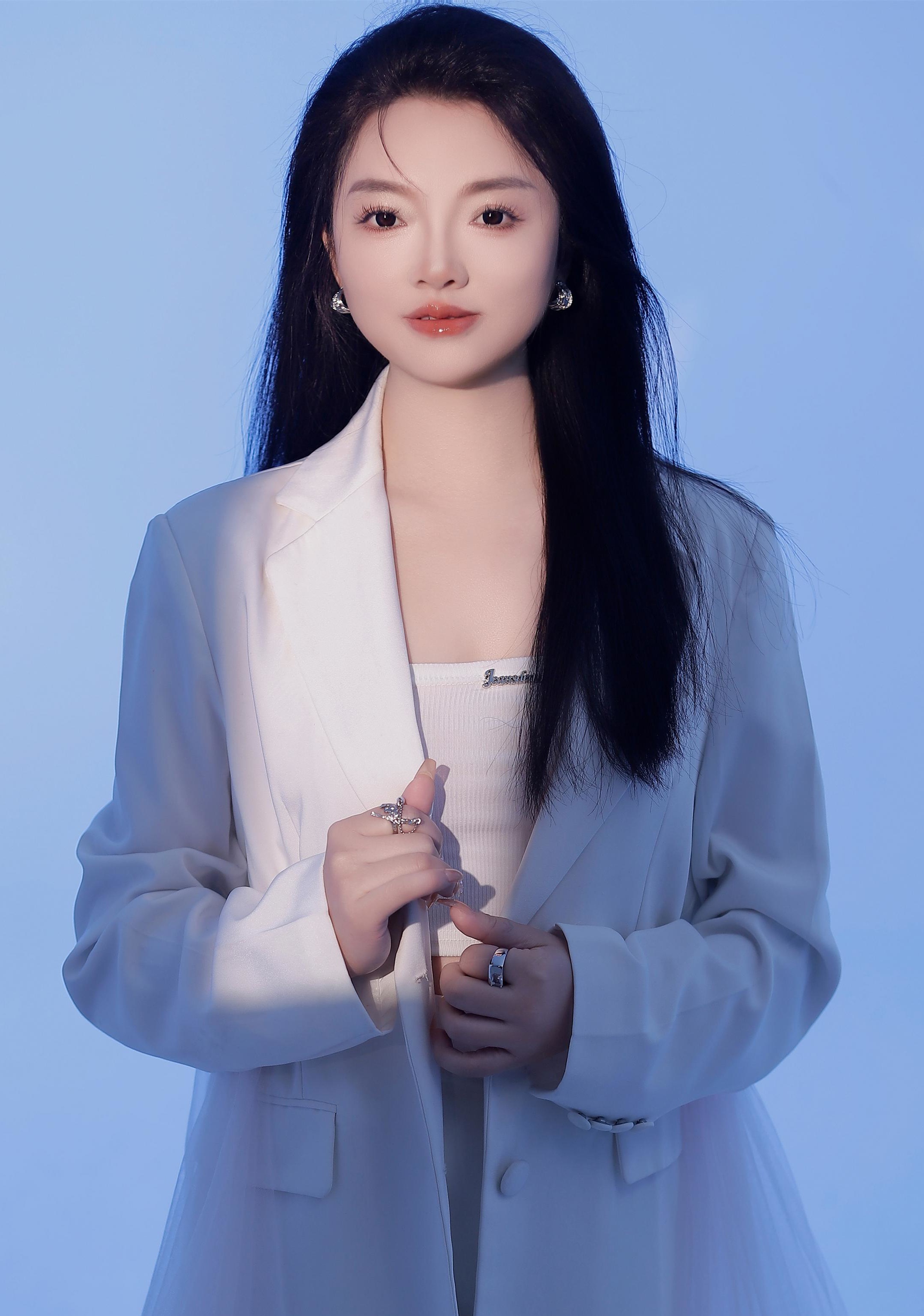 【纹绣名师专访】纹绣艺术家晓梅老师：以匠心致美，书写中国纹绣新篇章